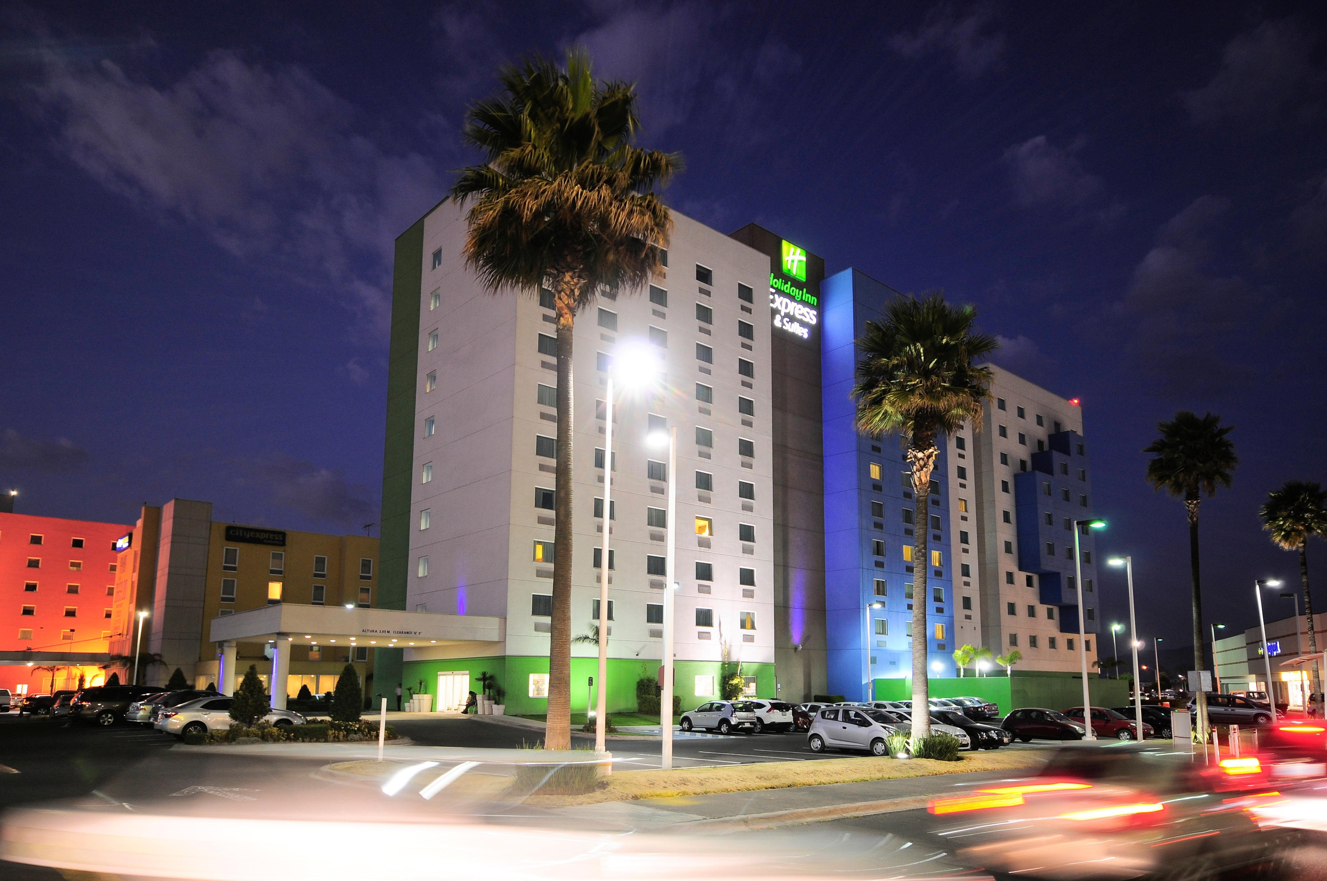 Holiday Inn Express & Suites Toluca Zona Aeropuerto, An Ihg Hotel Buitenkant foto